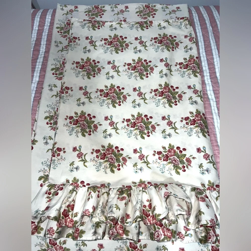 Ralph Lauren Emily Anne Ruffled Queen Sheet Set- 2 Pillowcases,1 Flat,1 Fitted